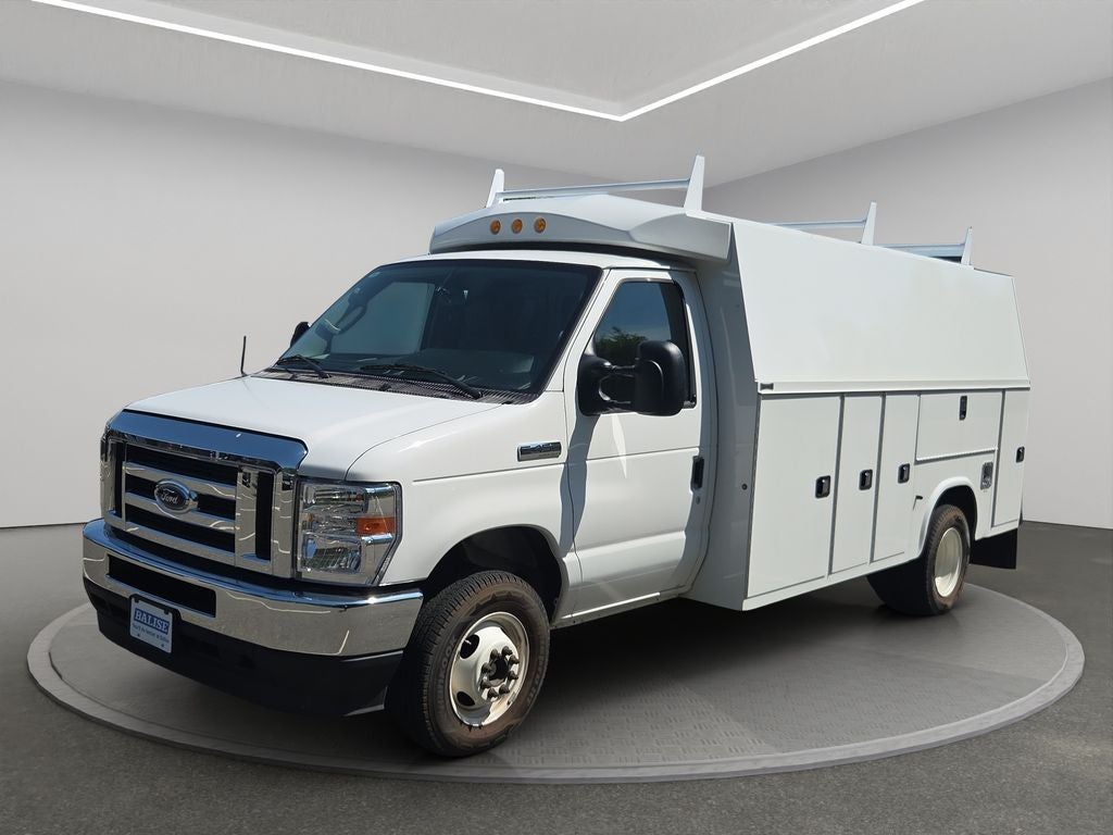 2024 Ford E-450SD Base DRW