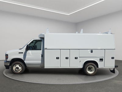 2024 Ford E-450SD Base DRW