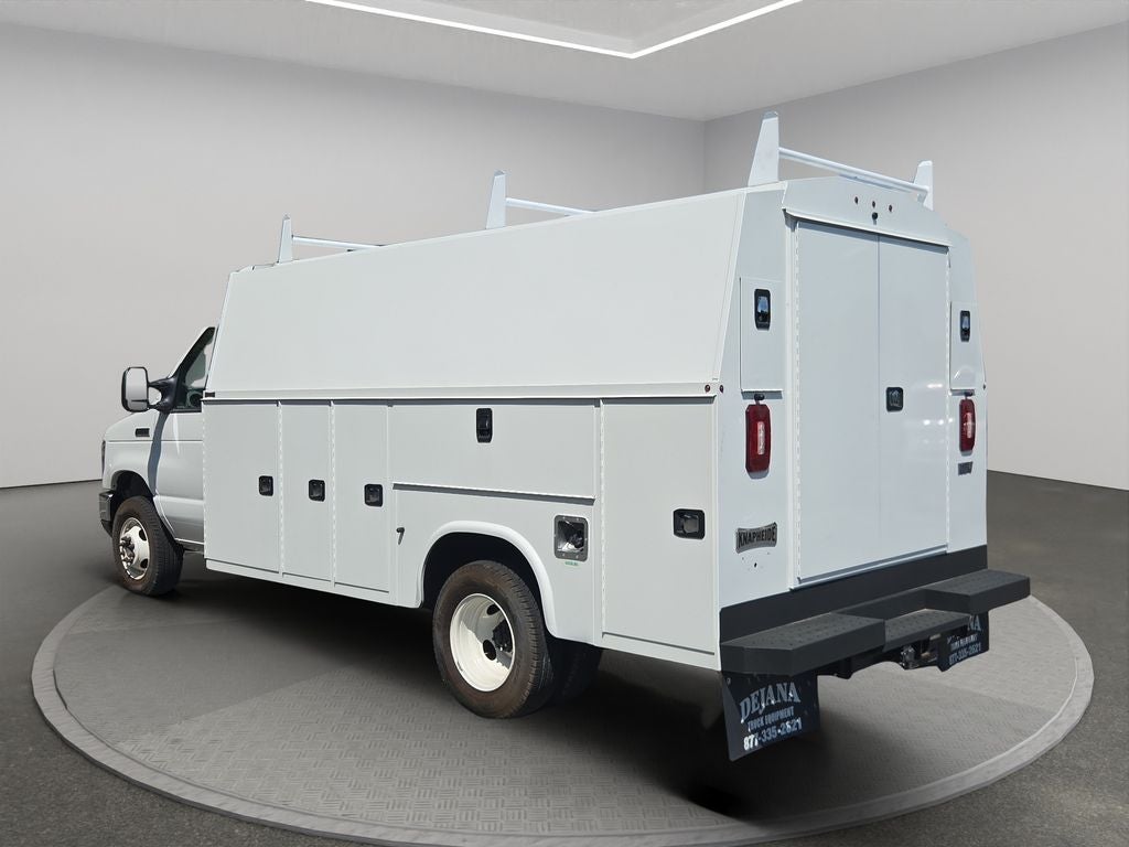 2024 Ford E-450SD Base DRW