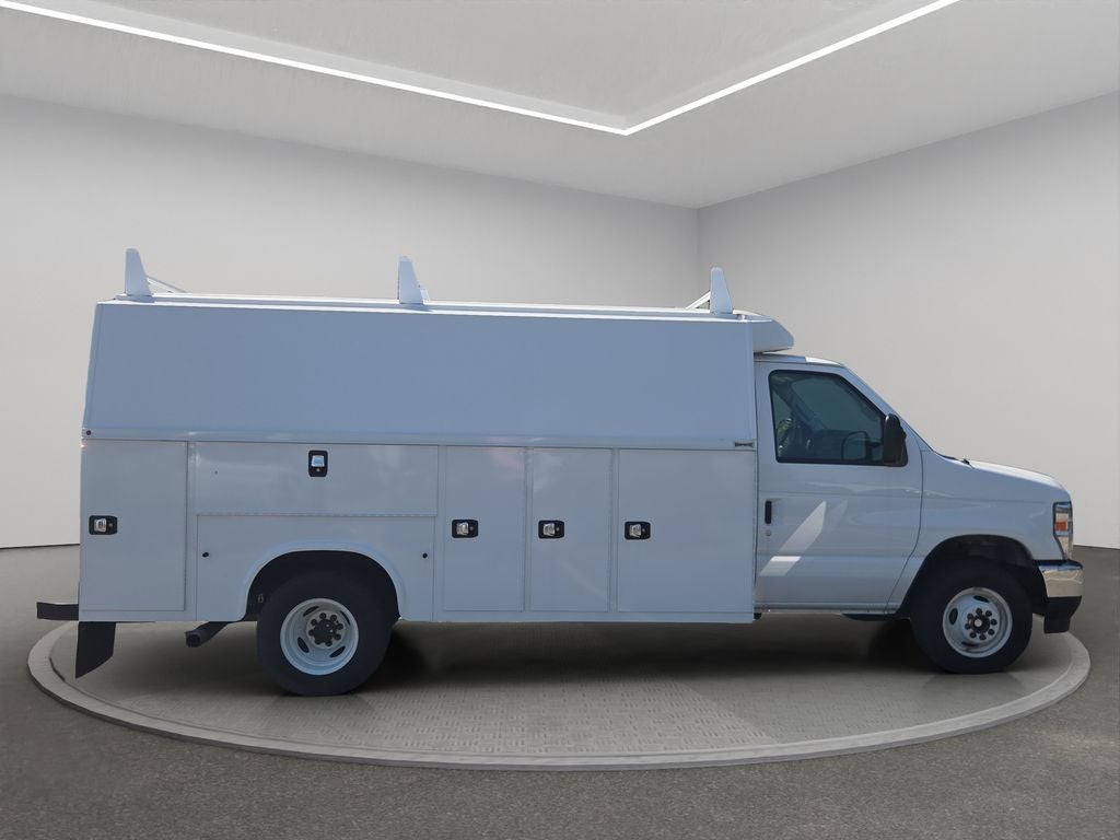 2024 Ford E-450SD Base DRW