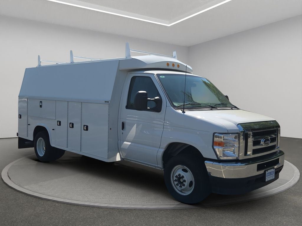 2024 Ford E-450SD Base DRW