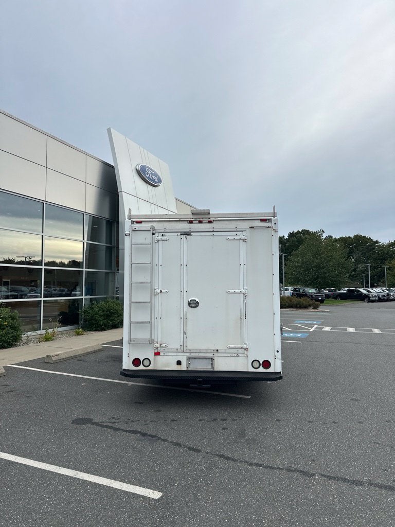 2016 Ford E-450SD Base DRW