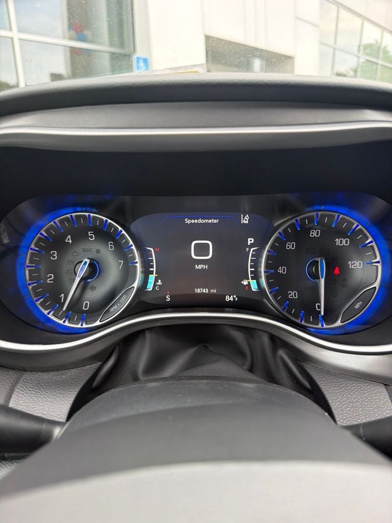 2025 Chrysler Pacifica Select