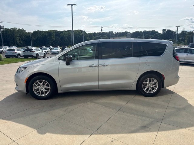 2024 Chrysler Voyager LX