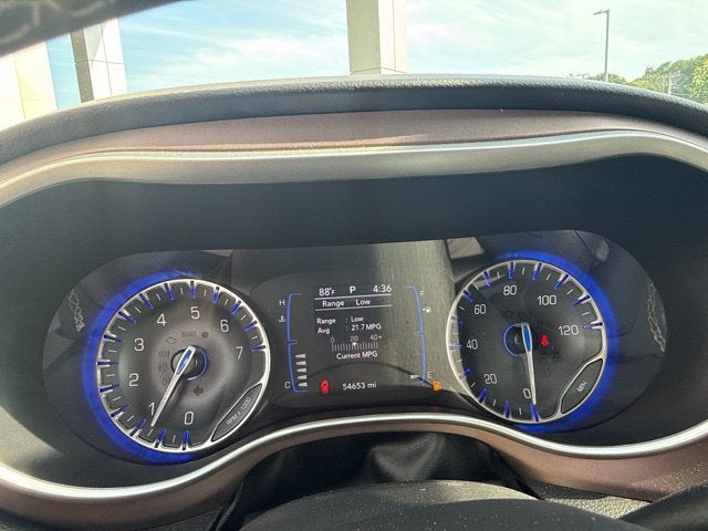 2024 Chrysler Voyager LX