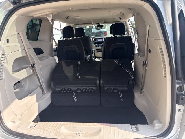 2024 Chrysler Voyager LX